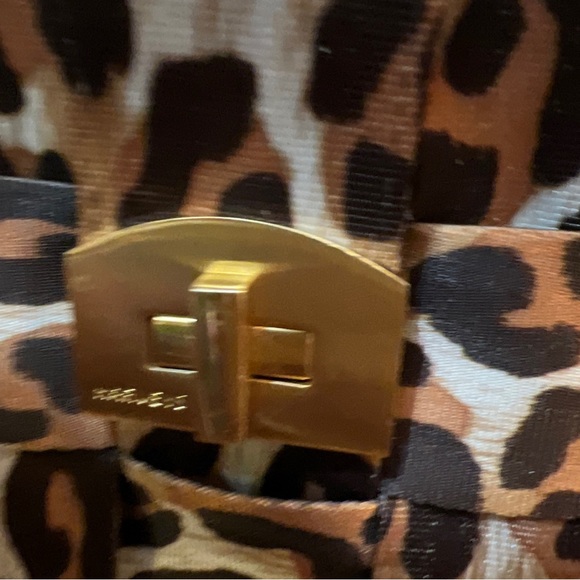 Harvey Seatbelt Leopard Carriage Ring Bag. Bag is like brand new. - Picture 5 of 11